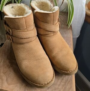 UGG Simmens Leather Buckle Moto Boots Shearling Lined Waterproof 7